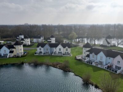 Lake Breeze Lodge Cotswold Water Park Windrush Lake