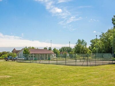 Tennis Courts at Isis Windrush Lakes